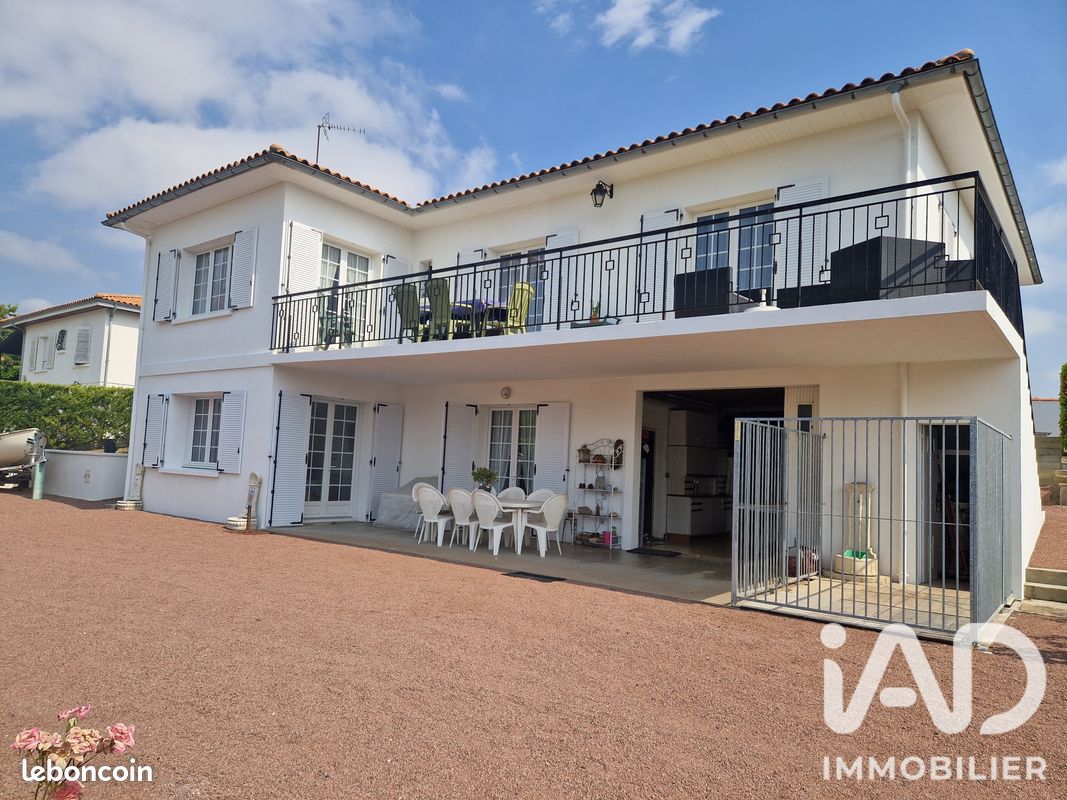 Maison 7 pièces 172 m² · à Tonnay-Boutonne · 172 m² · 349 000 €