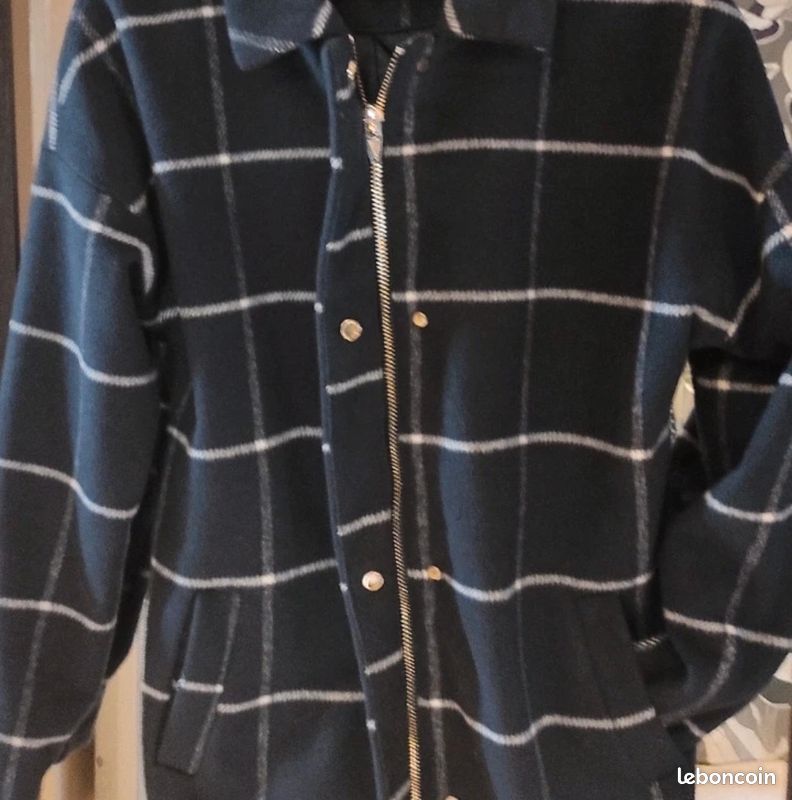 Manteau en laine bleu marine et blanc (image 2)