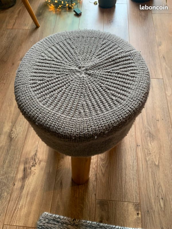 Tabouret bas pieds en bois (image 2)