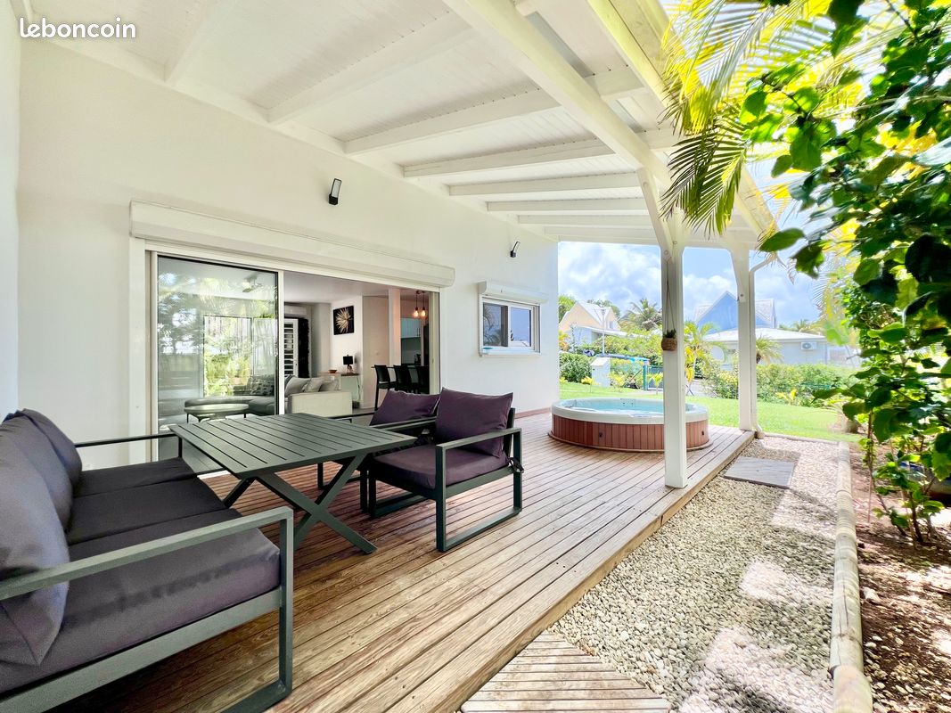 Maison 4 pièces 82 m² · à Sainte-Anne · 82 m² · 1 960 €/mois