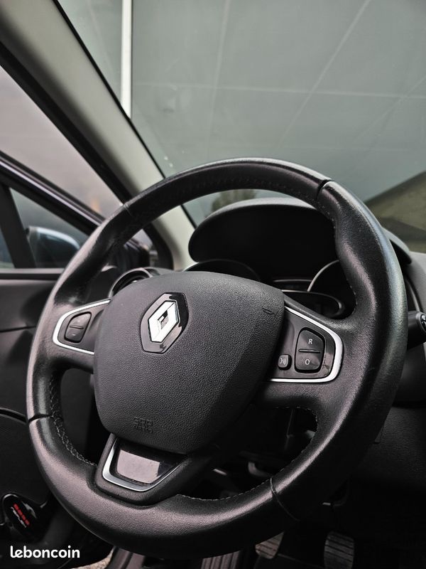 Renault CLIO IV Phase 2 1.5 dCi FAP 75 cv (image 10)