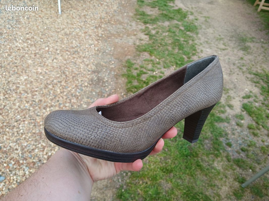 A vendre chaussure (image 1)