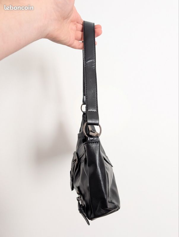 SAC NOIR SIMILI cuir bandoulière Primark EUR 14,00 - FR
