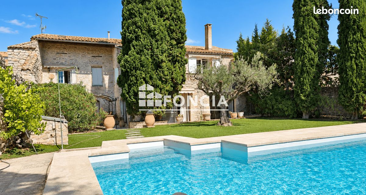Maison 8 pièces 333 m² · à Clarensac · 333 m² · 649 000 €