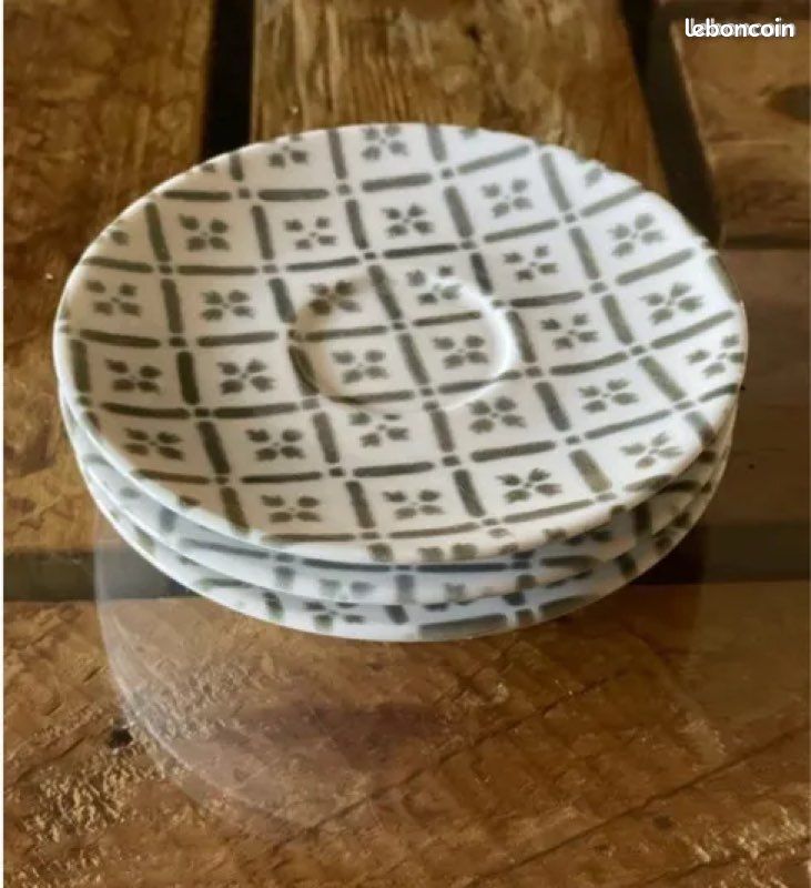 Lot de 3 soucoupes tasse à café de marque Guzzini (image 1)