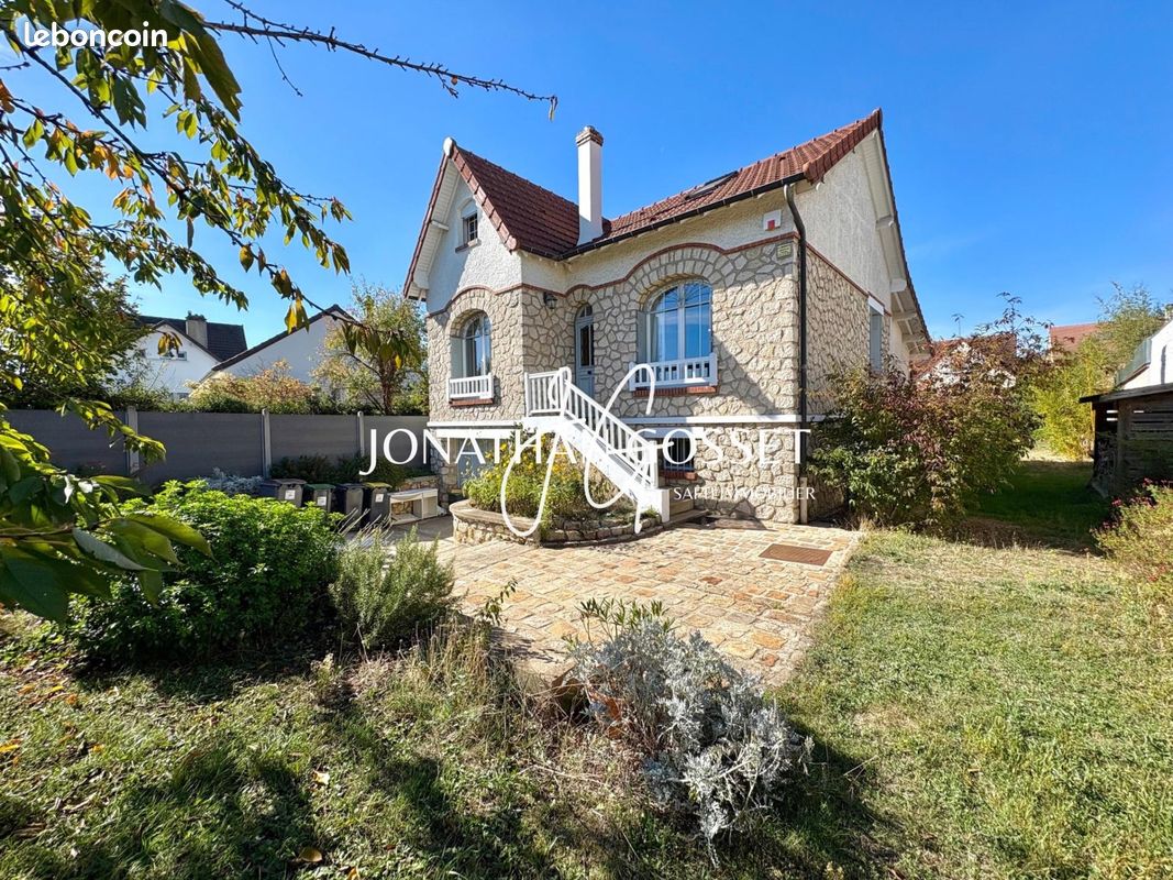 Maison 6 pièces 143 m² · à Vernouillet · 143 m² · 2 000 €/mois