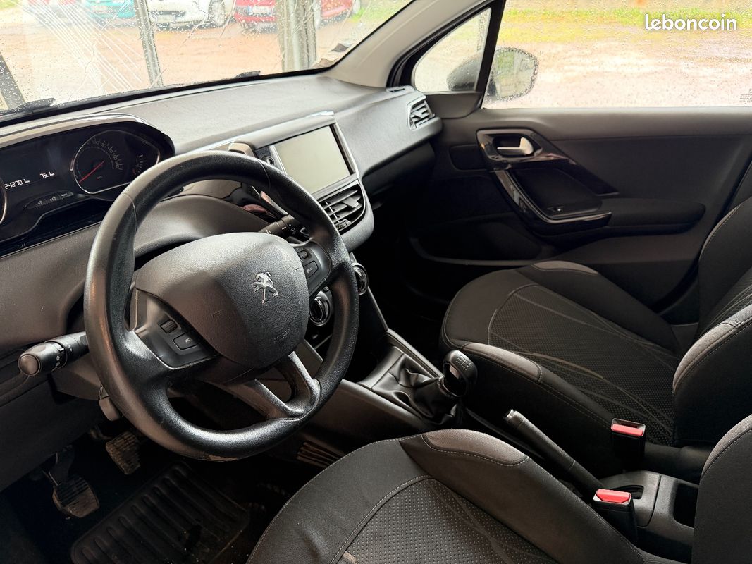 PEUGEOT 208 BUSINESS R' 1.6 E-HDi 92 FAP BVM5 BLUE LION BUSINESS R' (image 10)
