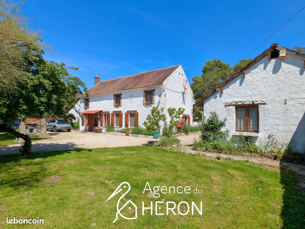 Maison 8 pièces 210 m² · à Montcresson · 210 m² · 275 000 €
