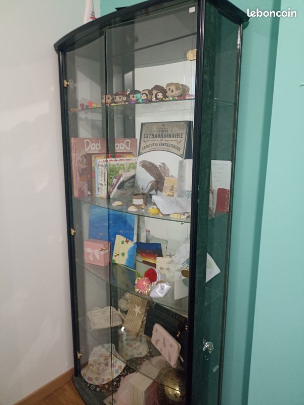 Vitrine (image 2)