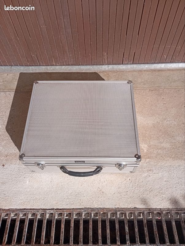 Malette en aluminium (image 2)