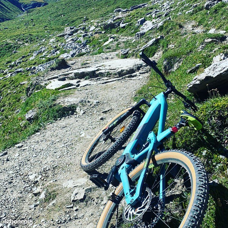 VTT Tout Suspendu Électrique Cube Stereo Hybrid 120 Race 625 29 Noir   Bleu 2020