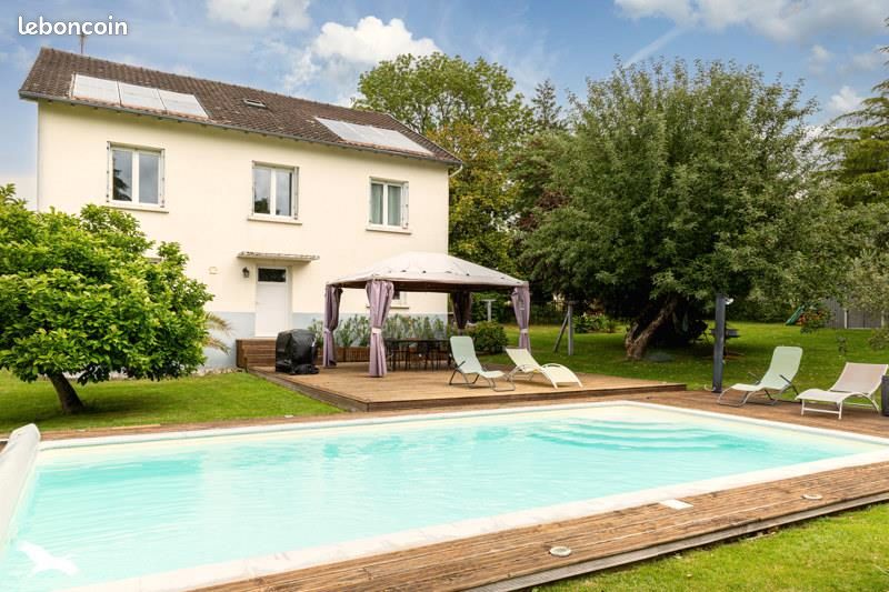 Maison 8 pièces 200 m² · à Saint-Yrieix-la-Perche · 200 m² · 272 896 €