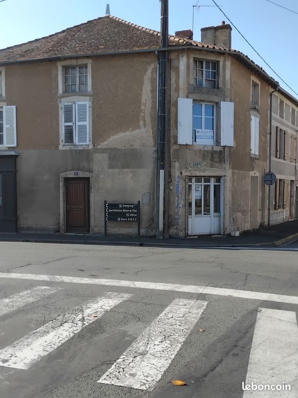 Maison 3 pièces 70 m² · à Montmorillon · 70 m² · 32 000 €