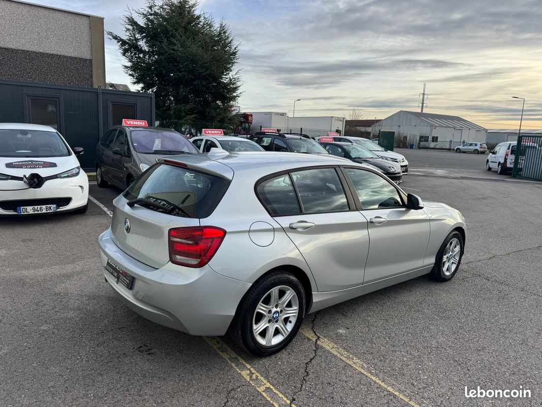 BMW SERIE 1 F20 LCI Lounge 116d 116 CV 03/2015 215900 MOTEUR À CHAINE GPS BLUETOOTH (image 7)