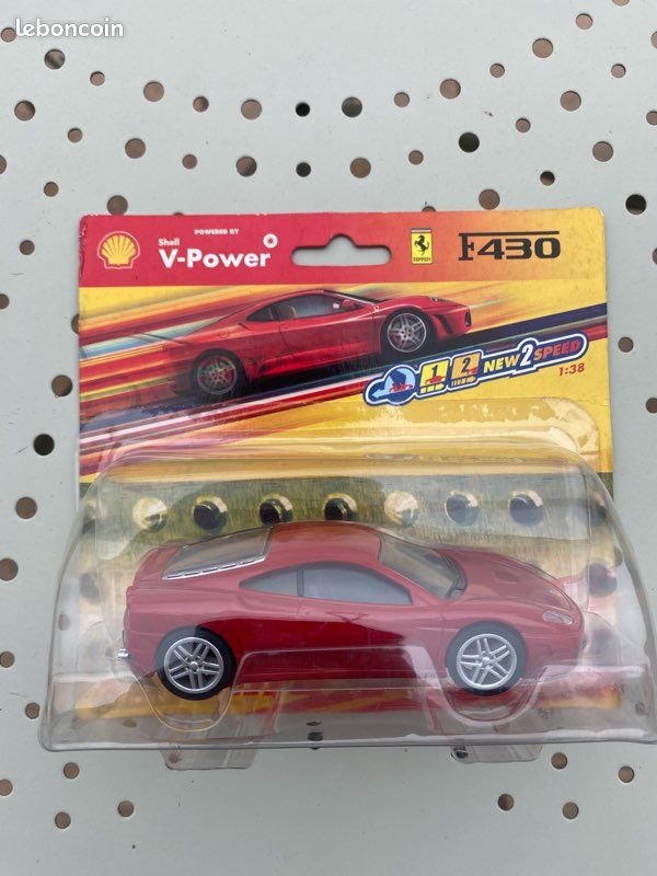 Miniature Ferrari (image 1)