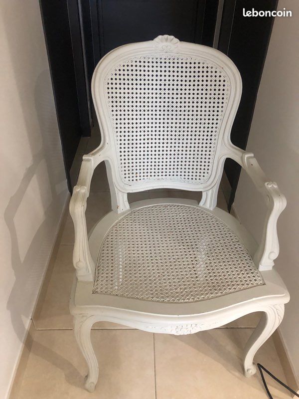 Fauteuil en cannage style romantique (image 1)