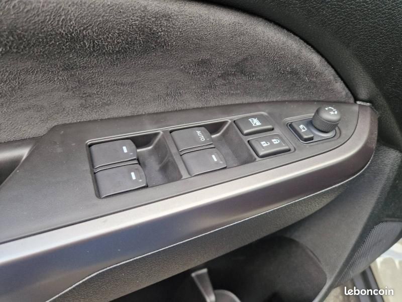 Suzuki Vitara 1.4 Boosterjet Hybrid 110ch Style Auto MY25 (image 24)