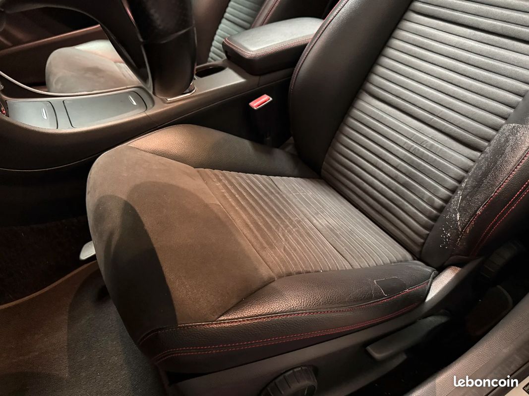 Mercedes-Benz CLASSE A 180D 110CH Fascination Pack AMG (image 38)