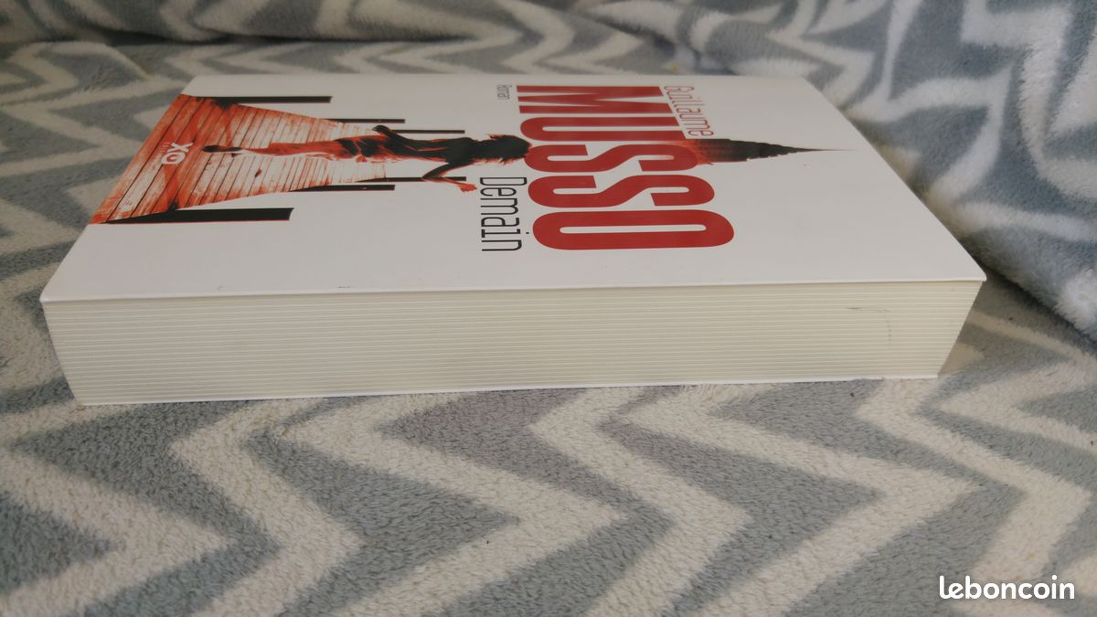 Livre " Demain" G.Musso (image 6)