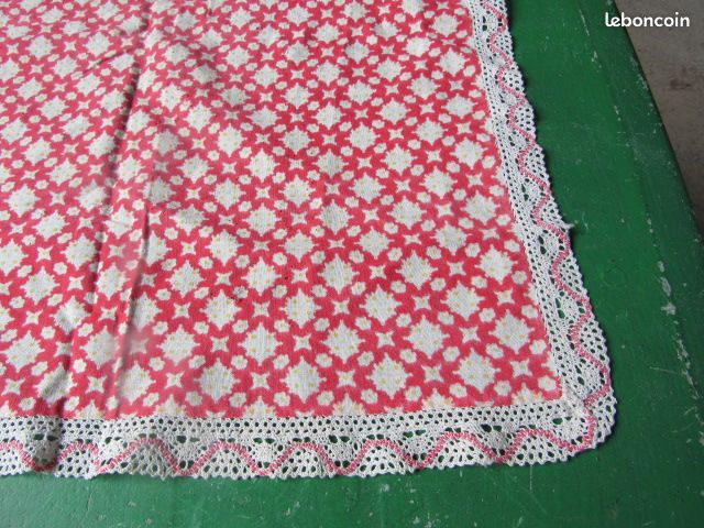 Petite Nappe avec Dentelle (image 3)