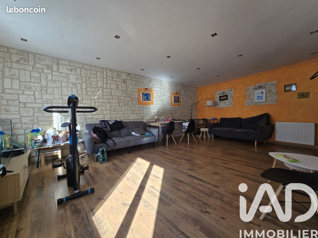 Appartement 5 pièces 145 m² · à Thouars · 145 m² · 135 000 €