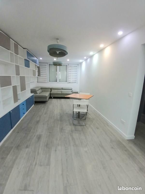 Appartement 3 pièces 64 m² · à Paris · 64 m² · 2 120 €/mois
