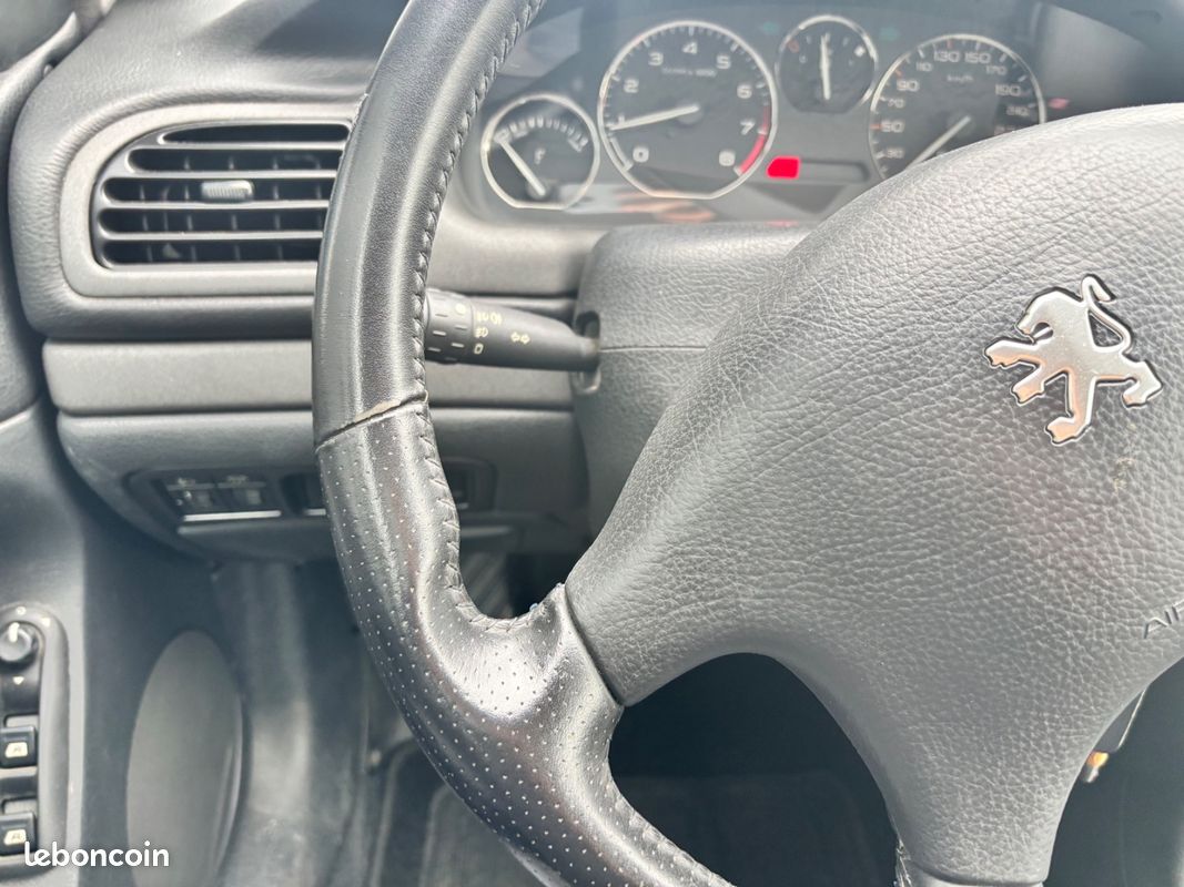 PEUGEOT 406 COUPE 2.0i / Première main (image 12)