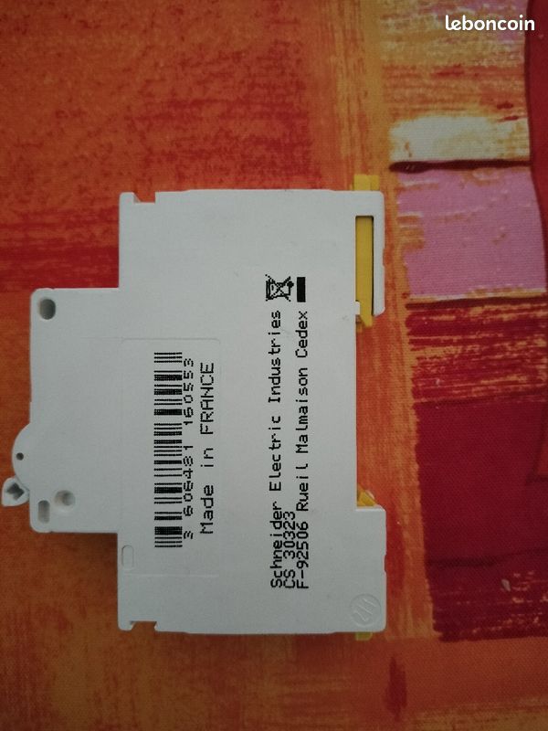 Disjoncteur électrique (image 4)