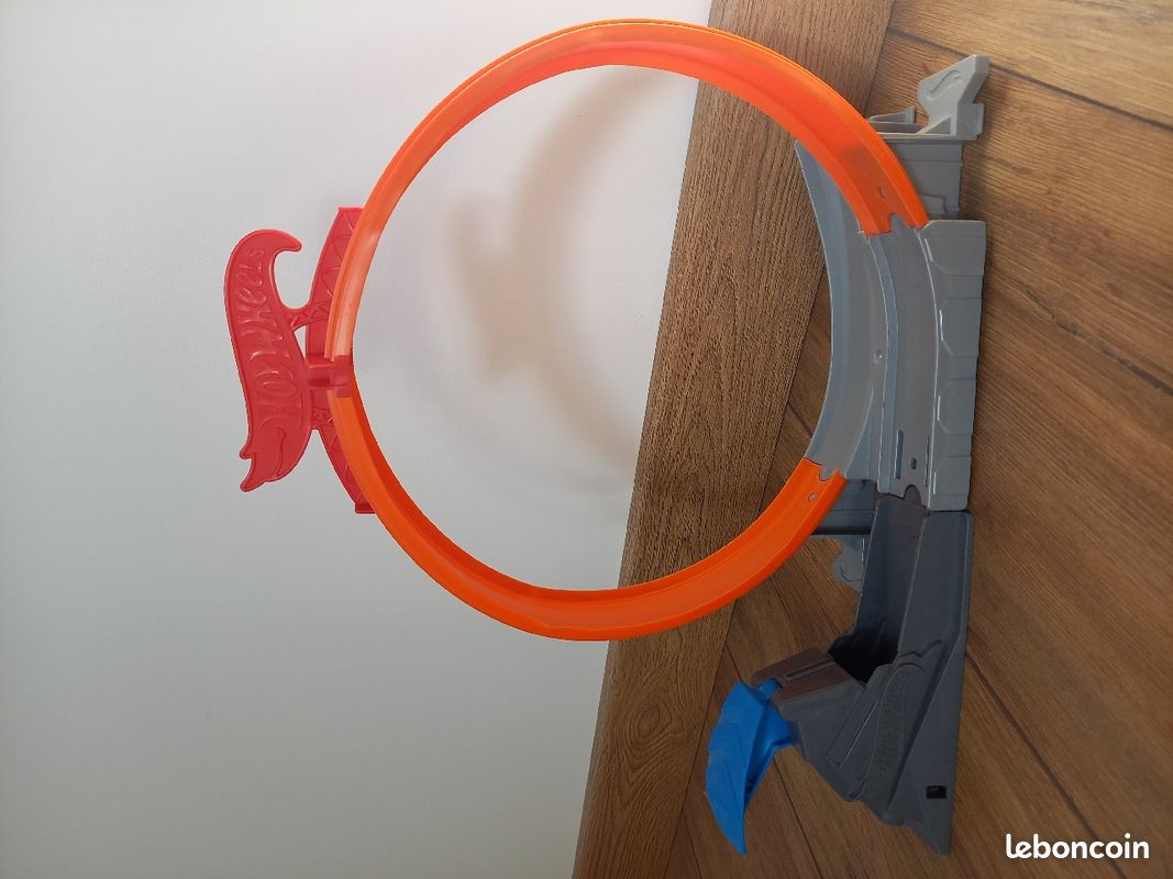 Hot wheels looping (image 1)