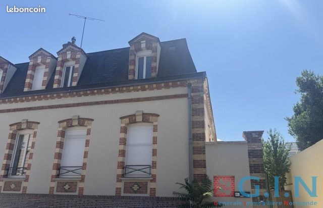 Maison 7 pièces 178 m² · à Chartres · 178 m² · 2 350 €