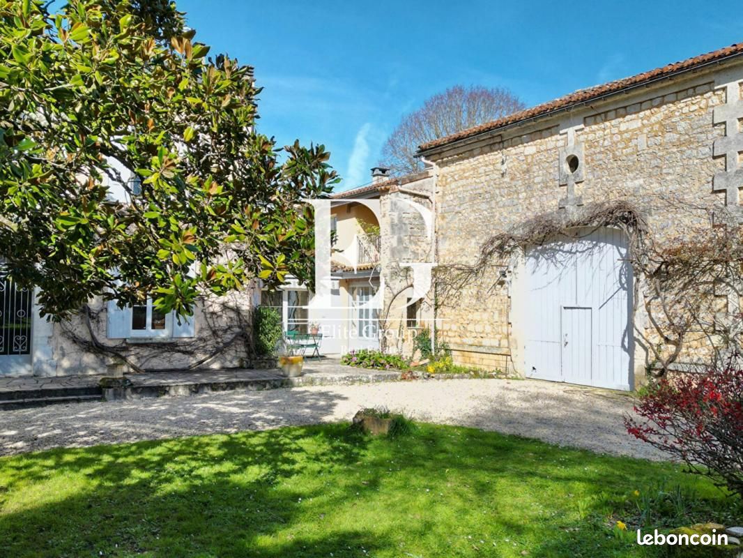 Maison 10 pièces 331 m² - Touvre 16600 (image 3)