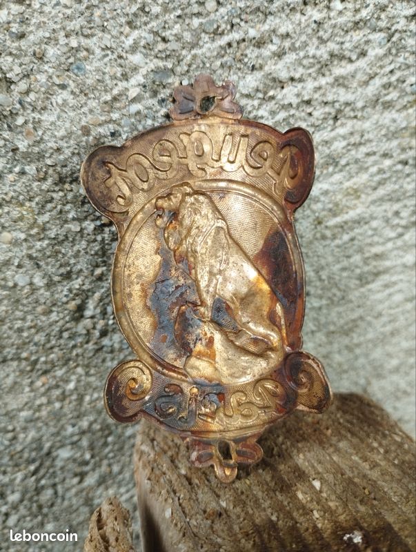 Plaque De Cadre Vélo Ancienne – France Dijon Magnat Debon – Badge Cyclisme Années 50 (Vintage, Traces)