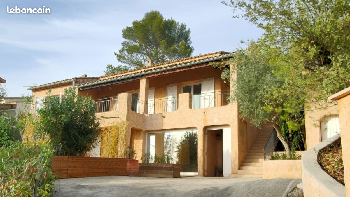 Maison 6 pièces 180 m² · à Pierrefeu-du-Var · 180 m² · 590 000 €