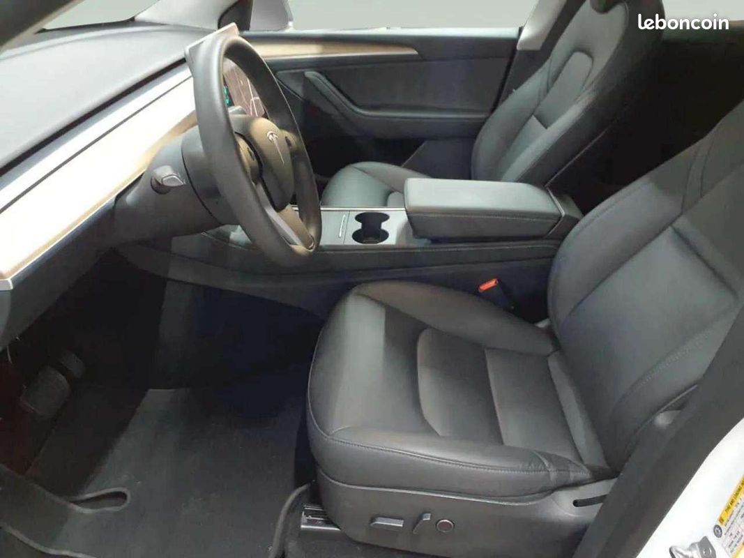 TESLA MODEL Y Long Range AWD * 514 ch * SOH 91,9 % * Pano * Autopilot * Caméra 360 (image 4)