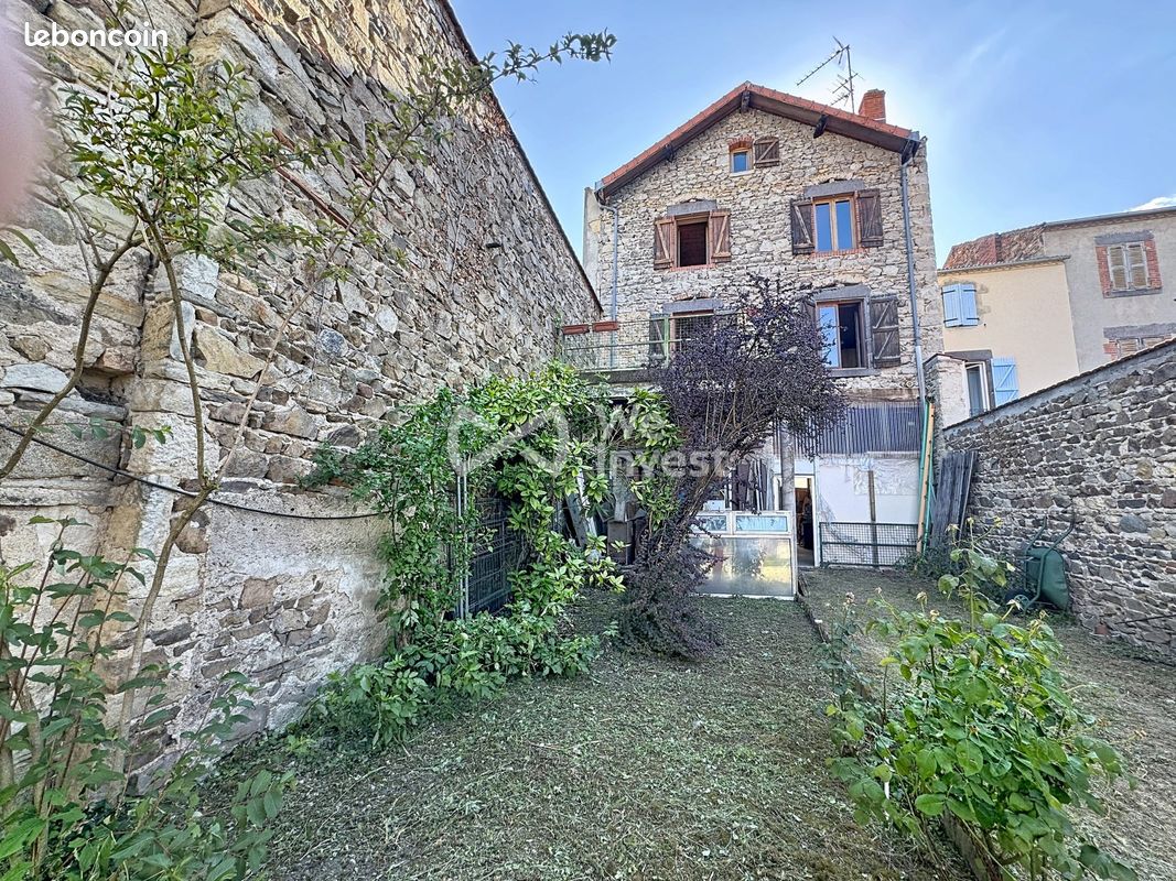 Maison 6 pièces 159 m² · à Combronde · 159 m² · 198 000 €