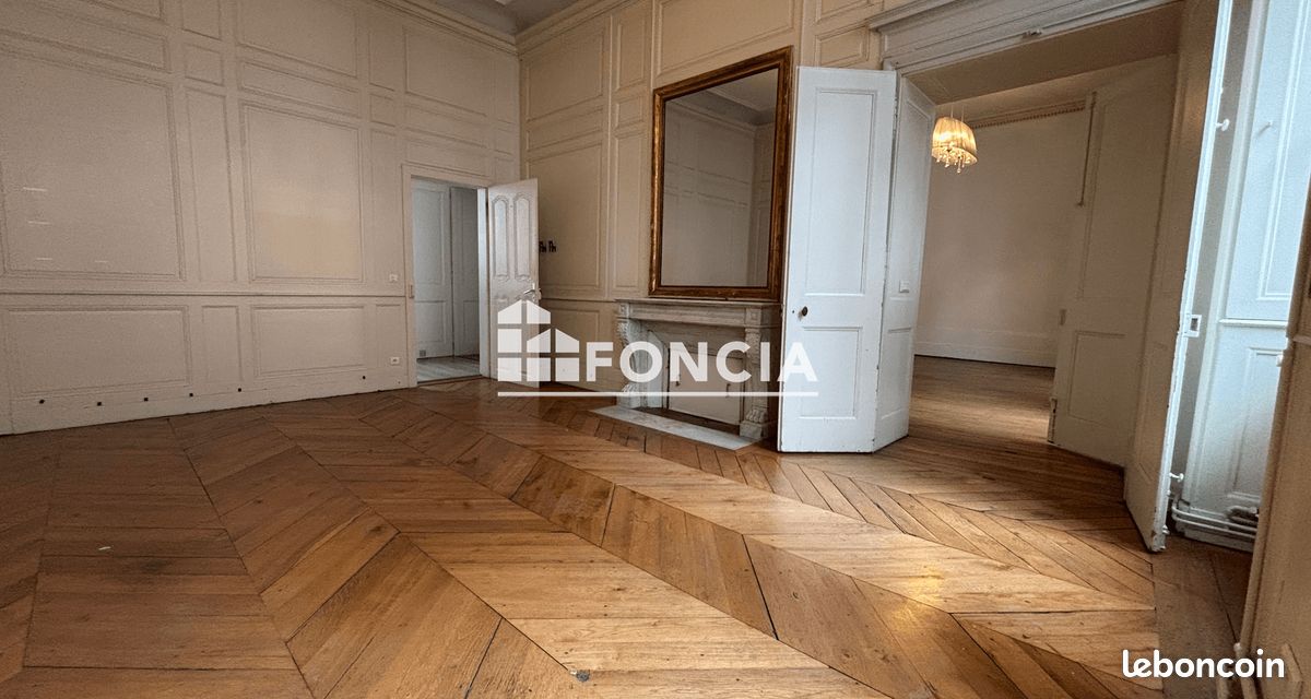 Appartement 5 pièces 120 m² · à Besançon · 120 m² · 1 290 €/mois