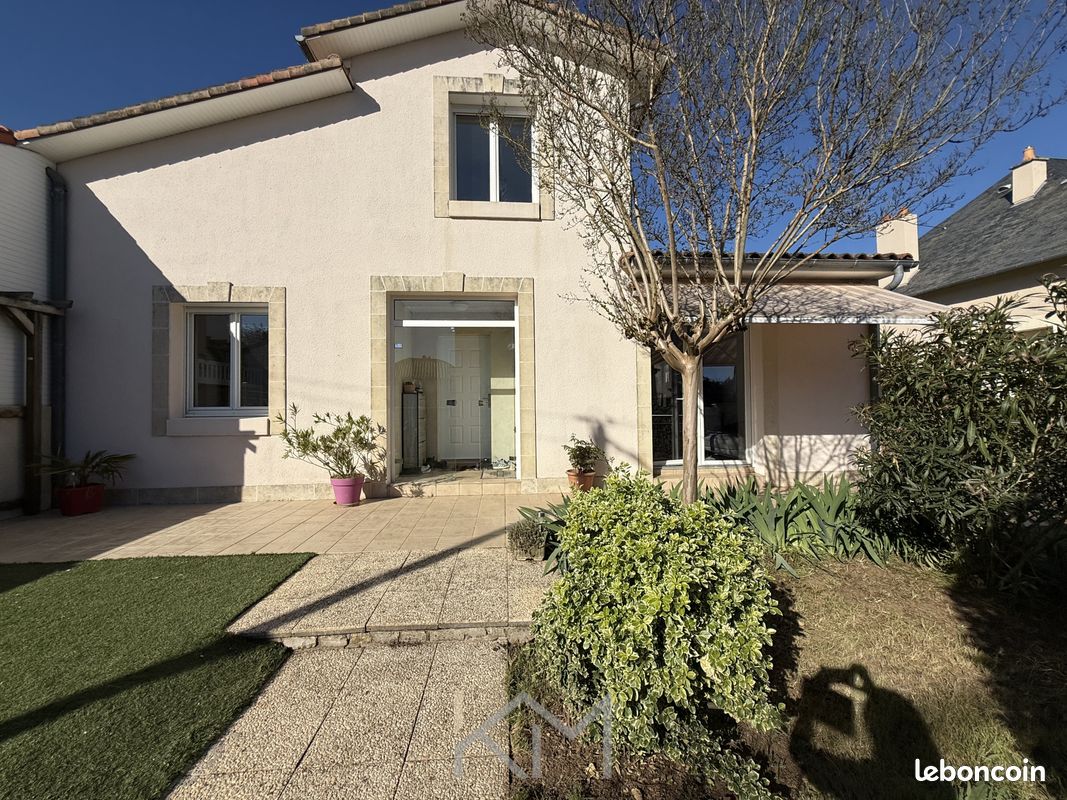 Maison 6 pièces 172 m² · à Poitiers · 172 m² · 375 000 €