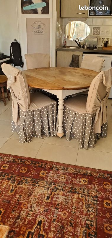 Chaises avec housse (image 2)