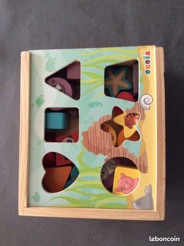 Jeu OKOIA boite à formes en bois (image 1)