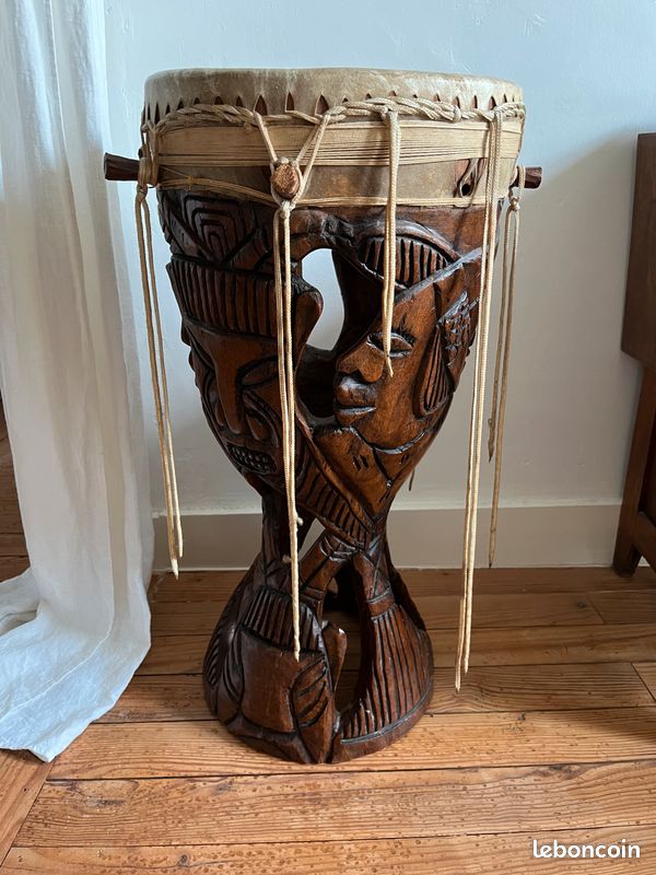 Djembé africain décoratif sculpté (image 2)