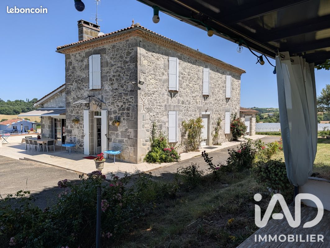 Maison 9 pièces 224 m² · à Francescas · 224 m² · 430 000 €