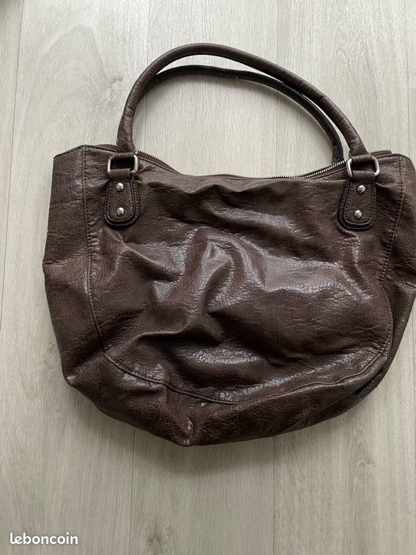 Sac Guess en cuir marron (image 3)