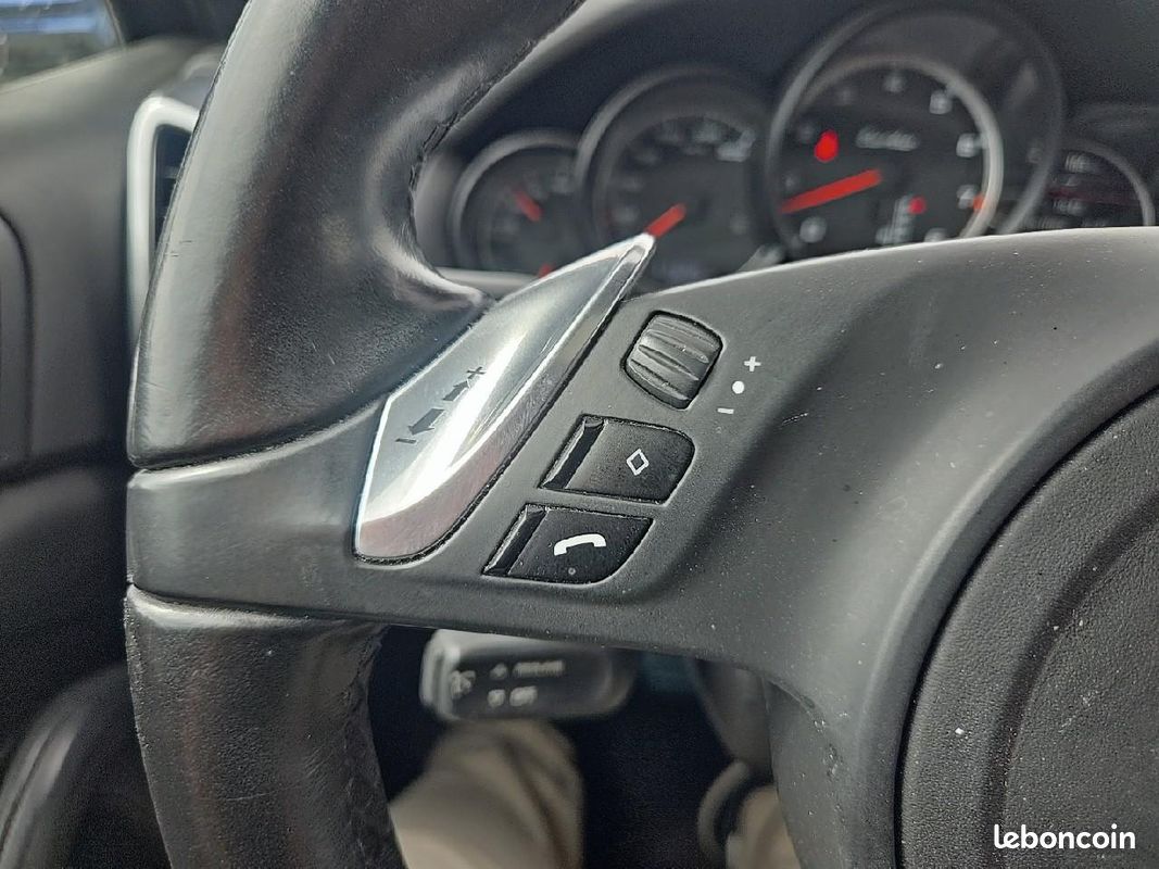 PORSCHE CAYENNE (958) turbo (image 22)