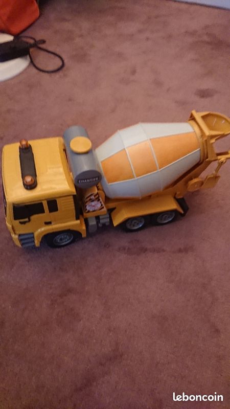 Camion bétonnière jouet (image 3)