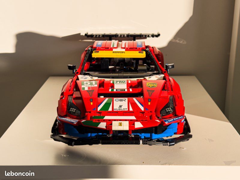 LEGO Technic 42125 - Ferrari 488 GTE AF CORSE (image 5)