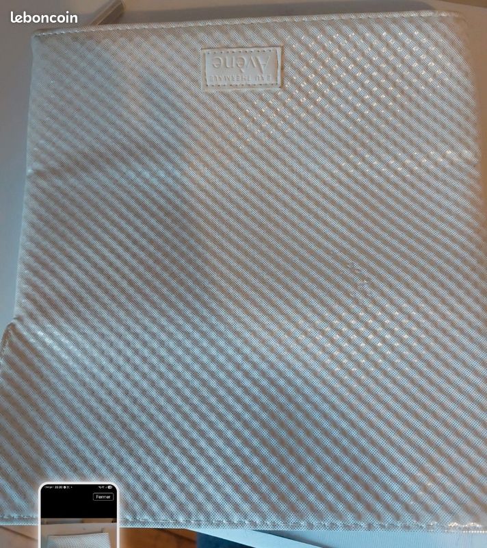Pochette blanche zippée doublée (image 1)