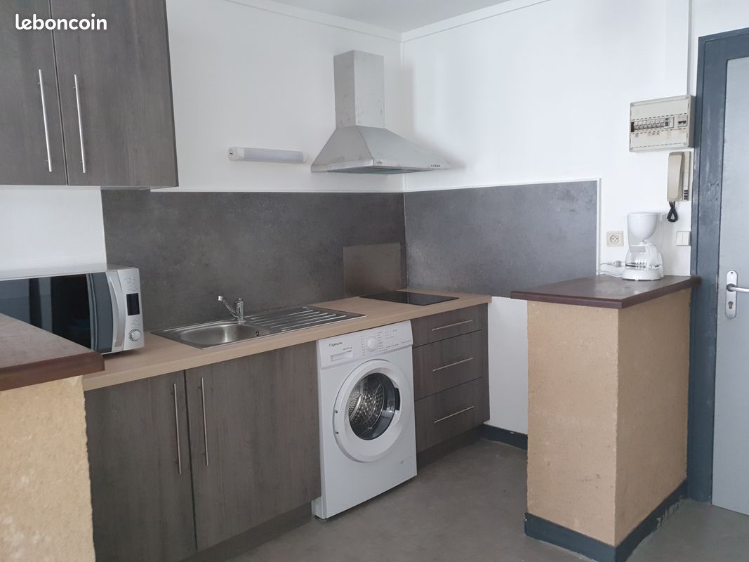 Appartement 1 pièce 34 m² · à Saint-Junien · 34 m² · 330 €