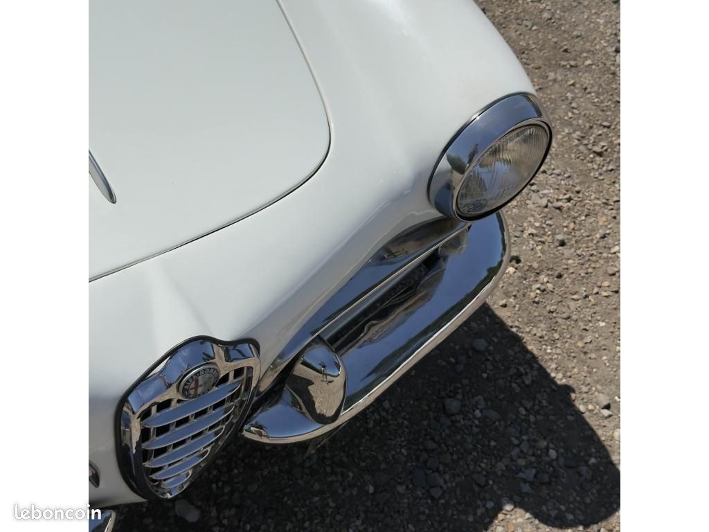 Alfa romeo giulietta spider (image 4)
