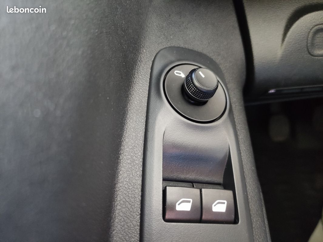 Peugeot Partner (3) BLUEHDI 100 LONG Cabine App (image 16)
