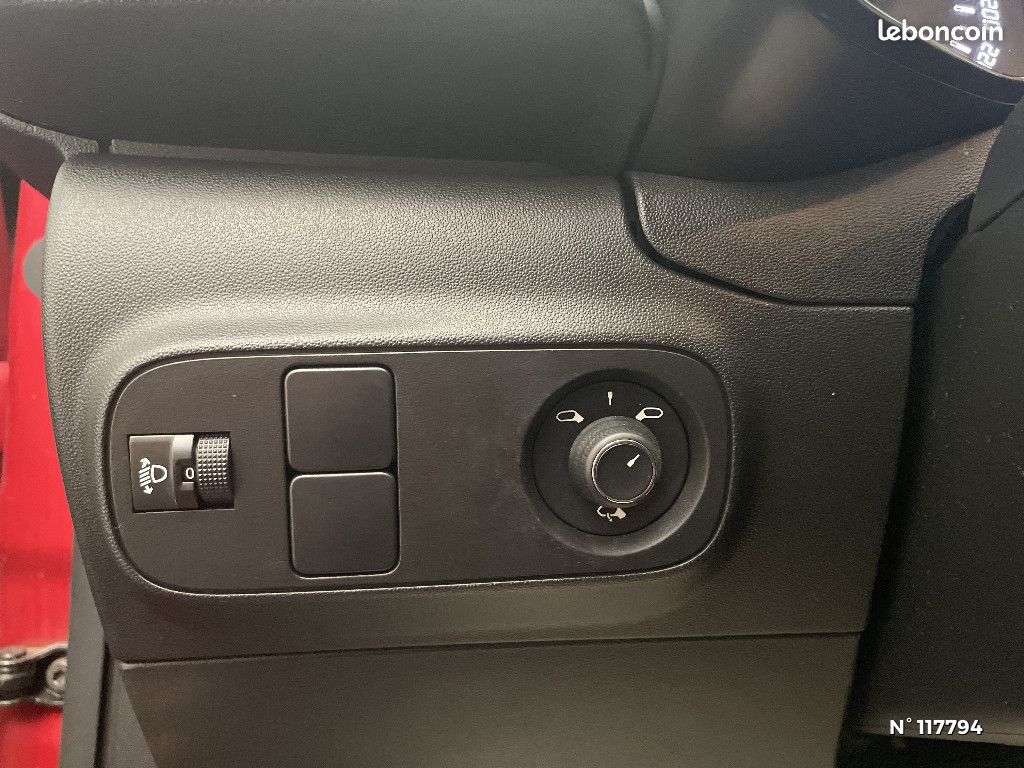 Citroën C3 BlueHDi 100 S&S BVM6 C-Series (image 13)